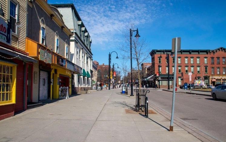 The Hottest City in Every State - Infographics of Burlington Vermont’s hottest city, baking under summer skies.