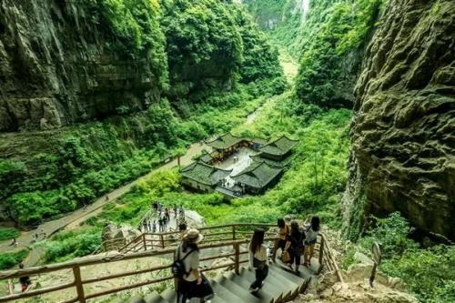 Go to Wulong from Chongqing, the Wulong Karst Landscape