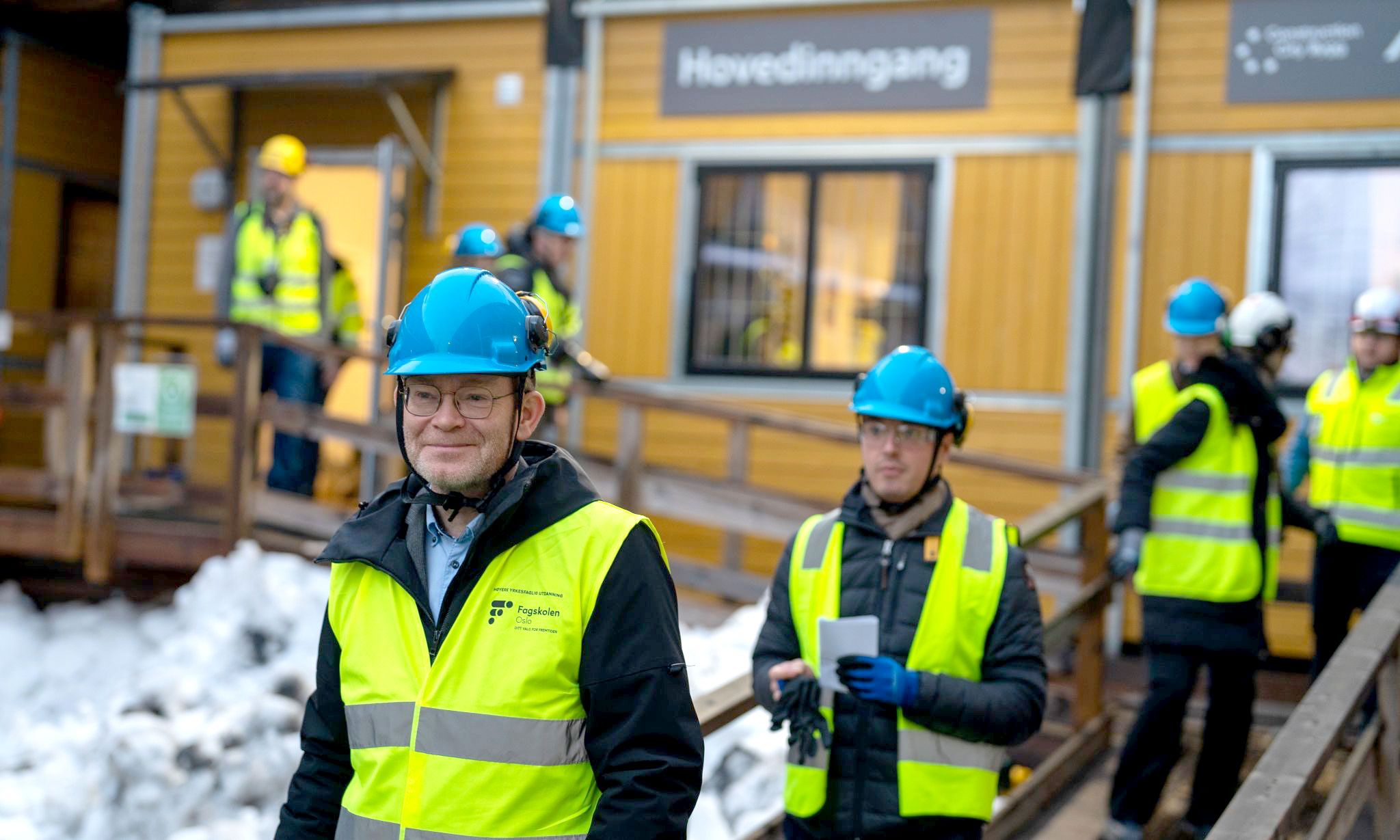 Stor stas med besøk av forsknings- og høyere utdanningsminister Oddmund Hoel (Sp)