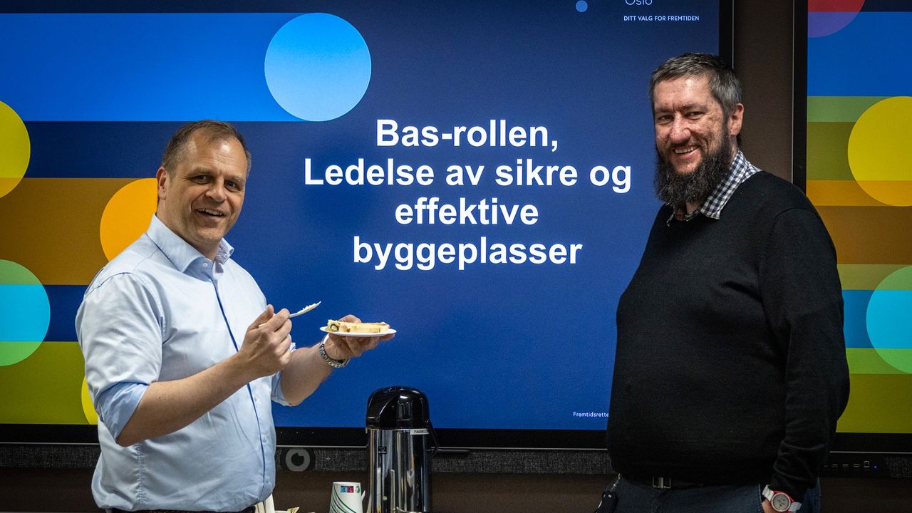 Harald Selvær og Lasse Kristensen ønsket studentene velkomne til utdanningen Bas-rollen, ledelse av sikre og effektive byggeplasser.
