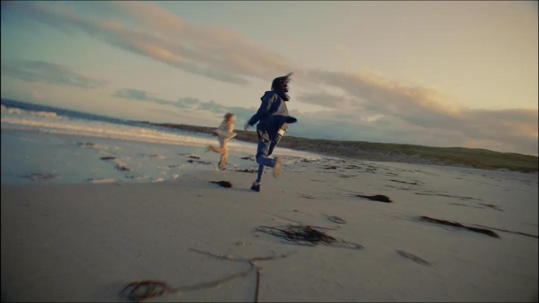 Still from AIGLE