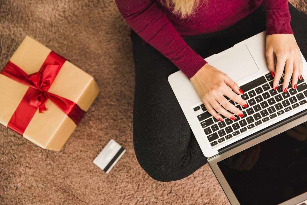 Top 7 Christmas Marketing Ideas to Thrive Your E-commerce Sales