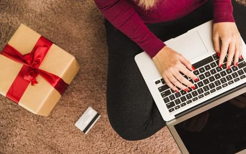 Top 7 Christmas Marketing Ideas to Thrive Your E-commerce Sales
