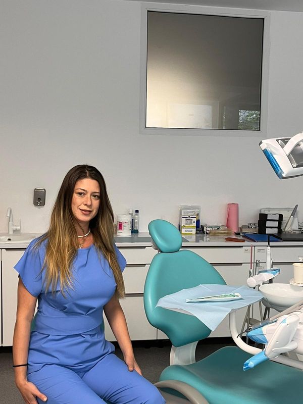 Medic AURA DENT în cabinetul modern