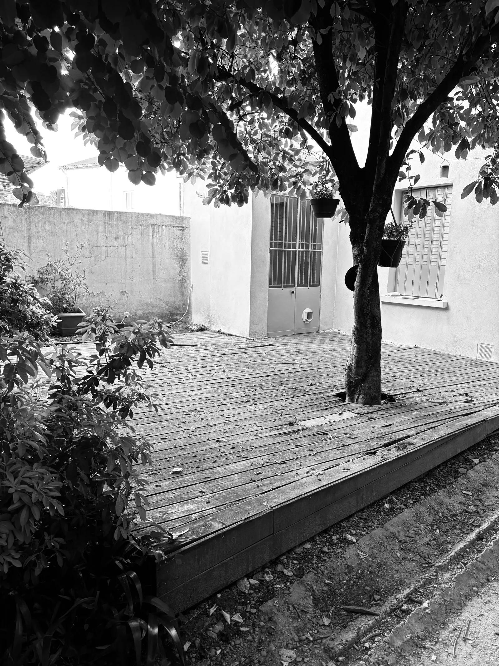 Avant — terrasse bacs plantés Vaise