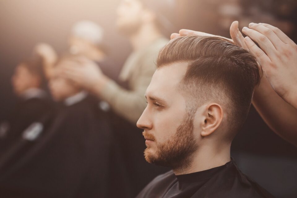 14 Estilos de Corte de Cabello Populares para Hombres