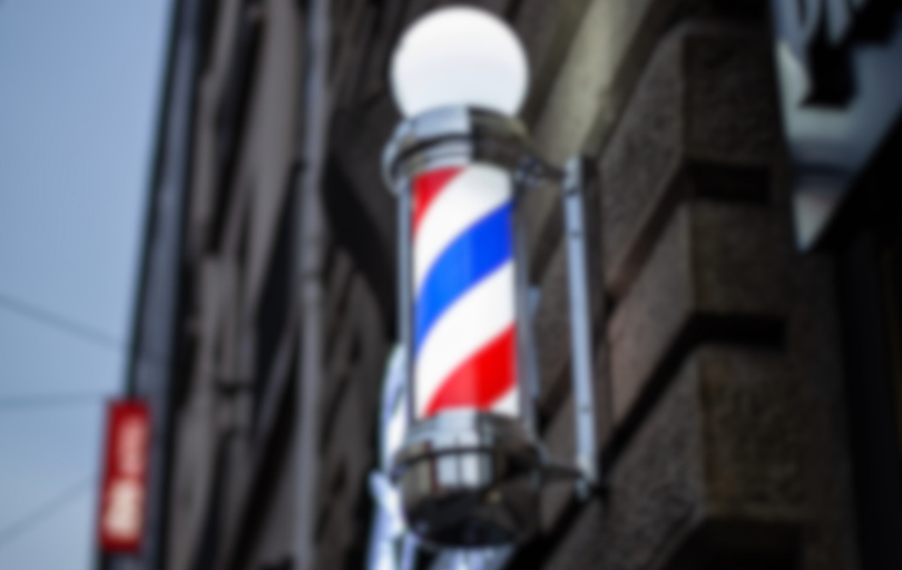 Lo que los nuevos barberos necesitan saber al entrar en una tienda de alquiler frente a una de comisión