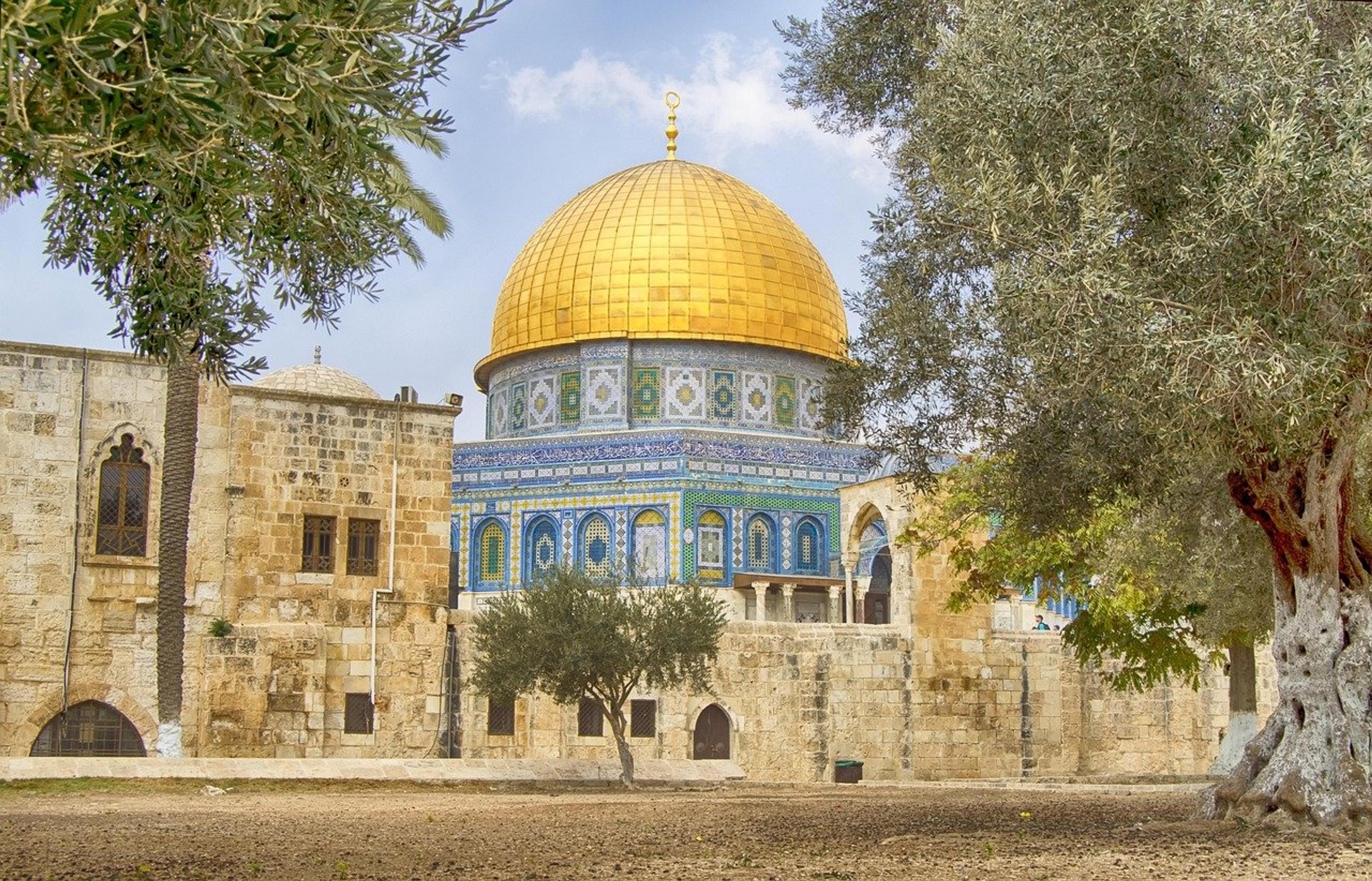 The golden Dome of the Rock on the Temple Mount, Jerusalem