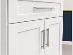 30-inch Shaker Base Cabinet — drawer detail
