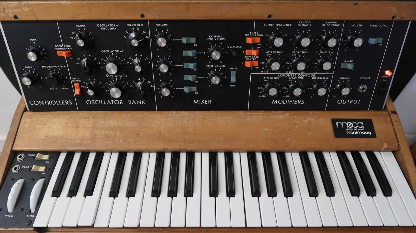 The Minimoog synthesiser used to play the Thriller bassline, photographed in the Doctor Mix studio
