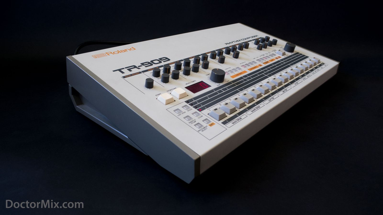 Doctor Mix’s original Roland TR-909 Rhythm Composer in the studio