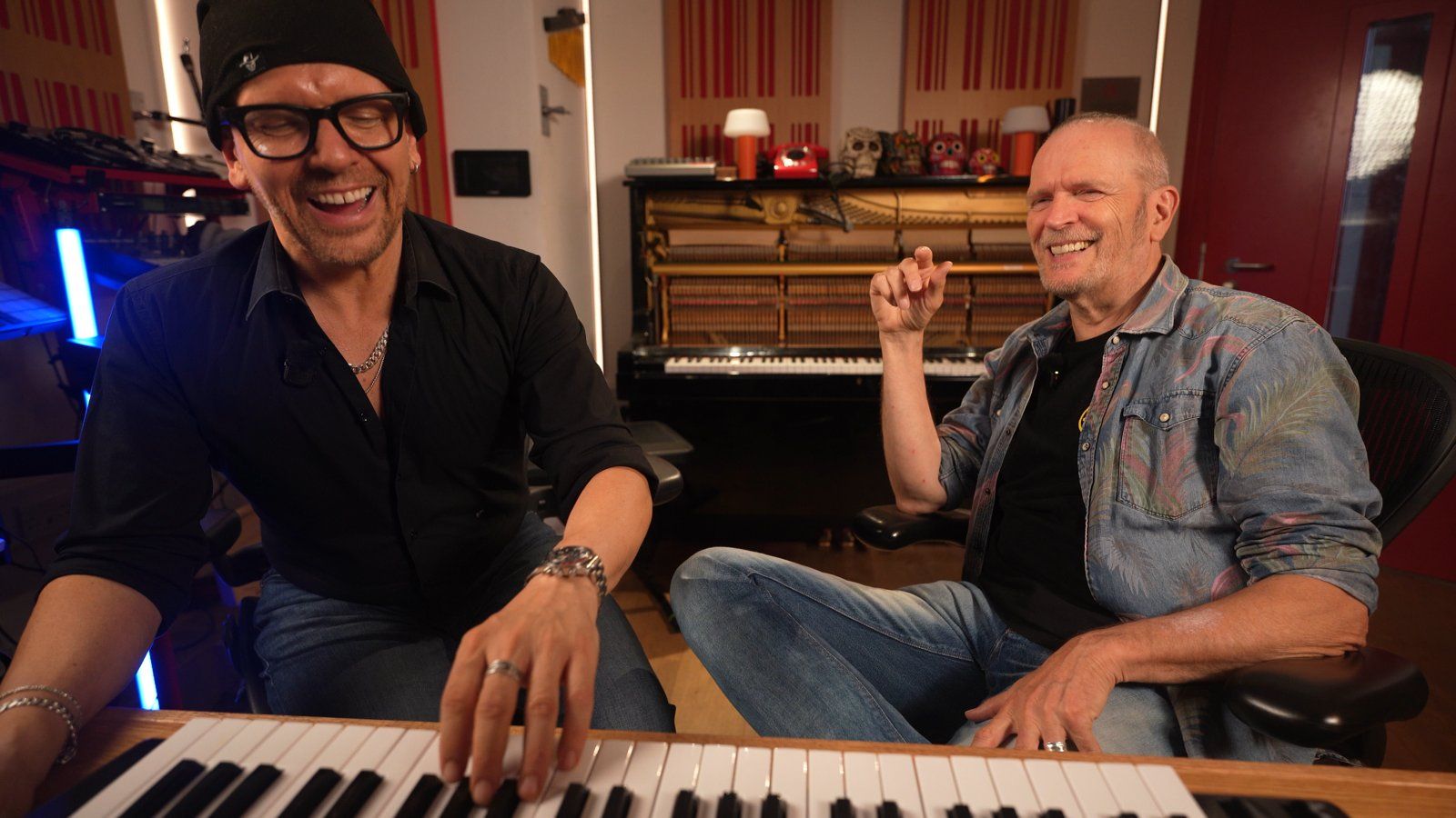 Claudio and Jam El Mar laughing during the interview in the Doctor Mix studio