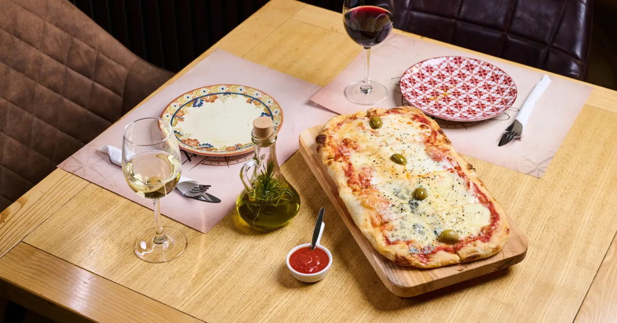 Rimska pica i brza hrana u La Rotta Pizzeriji, Železnik