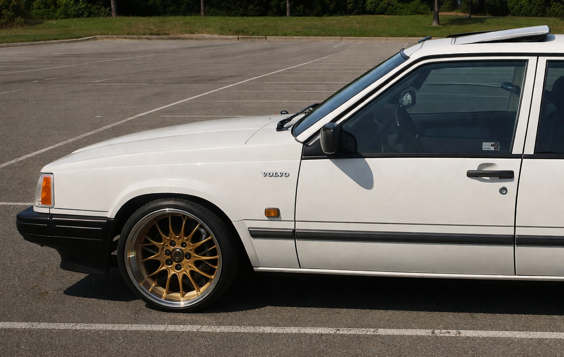 Volvo 940 med Ocean DTM guldfälgar – klassisk Volvo med sportig look