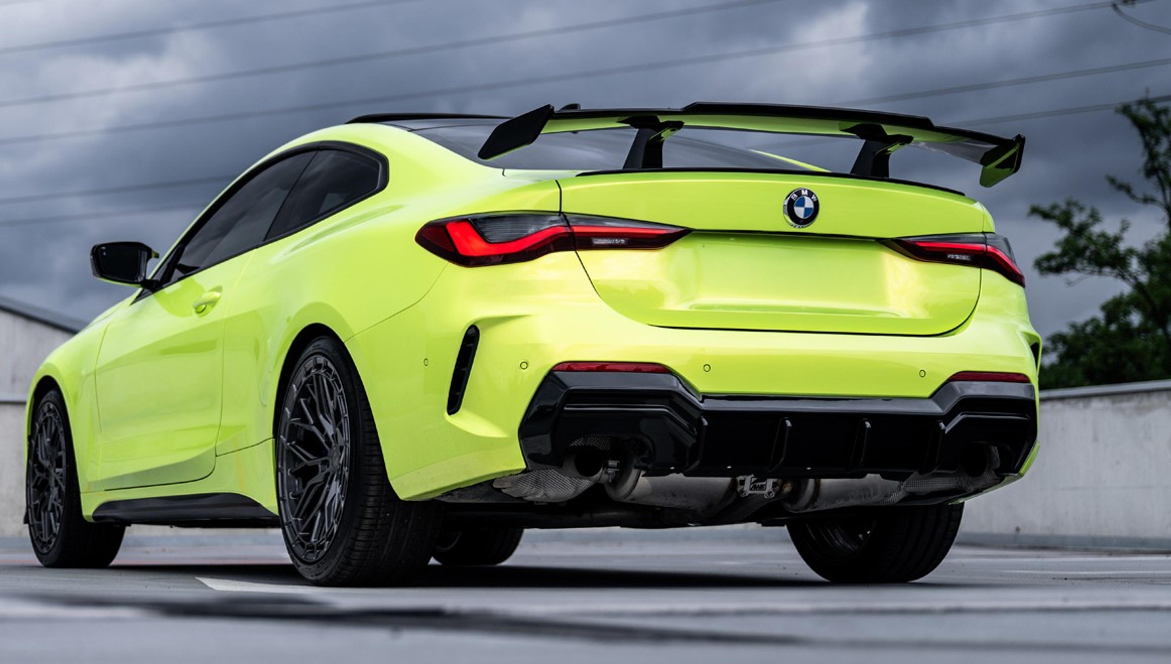 Bakvinge på BMW som ger ett sportigare utseende och lyfter bilens styling.