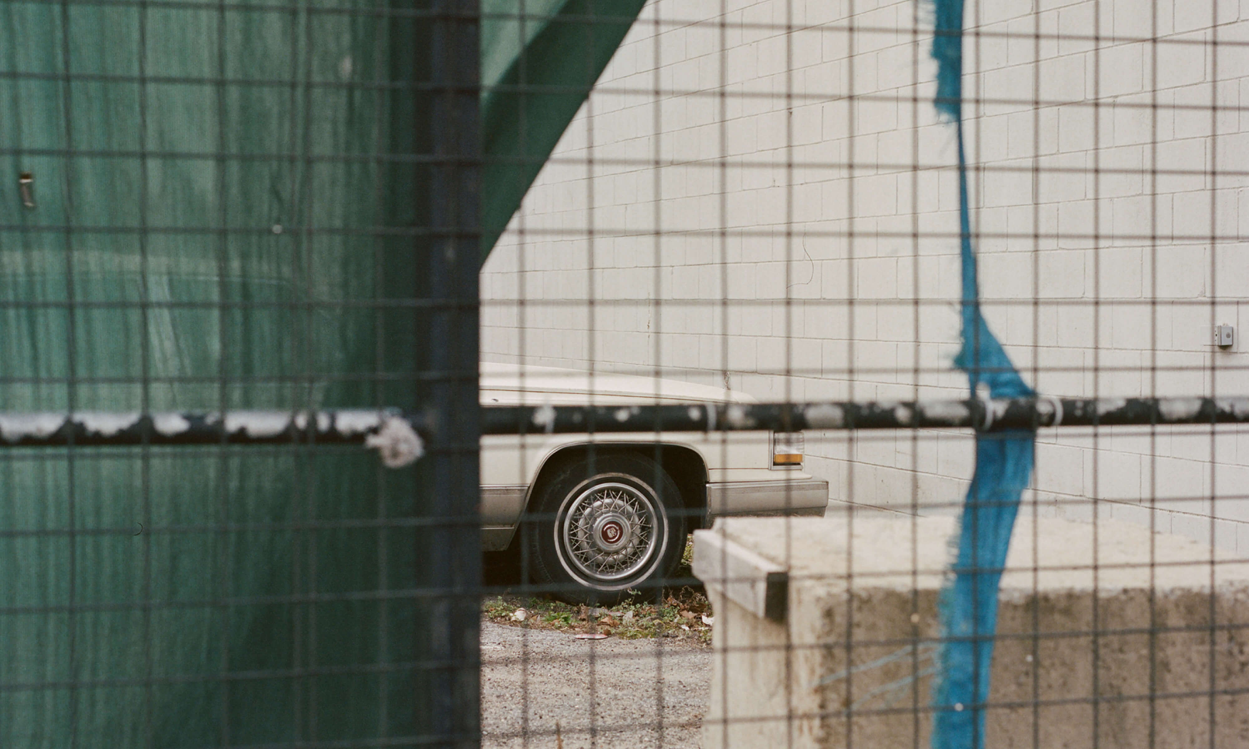 Dino Kužnik Photographs Abandoned Cars & Forgotten Dreams in America