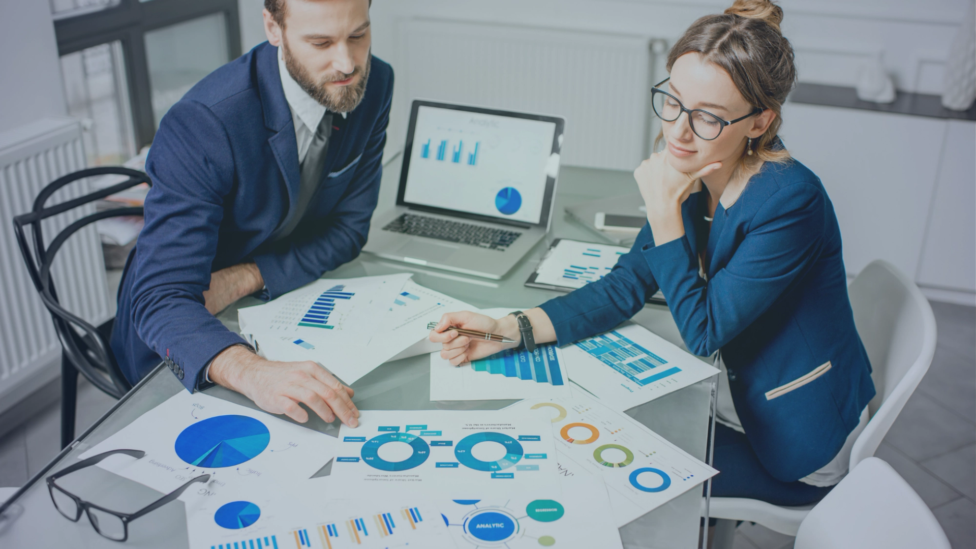 How to Choose the Right Data Analytics Services