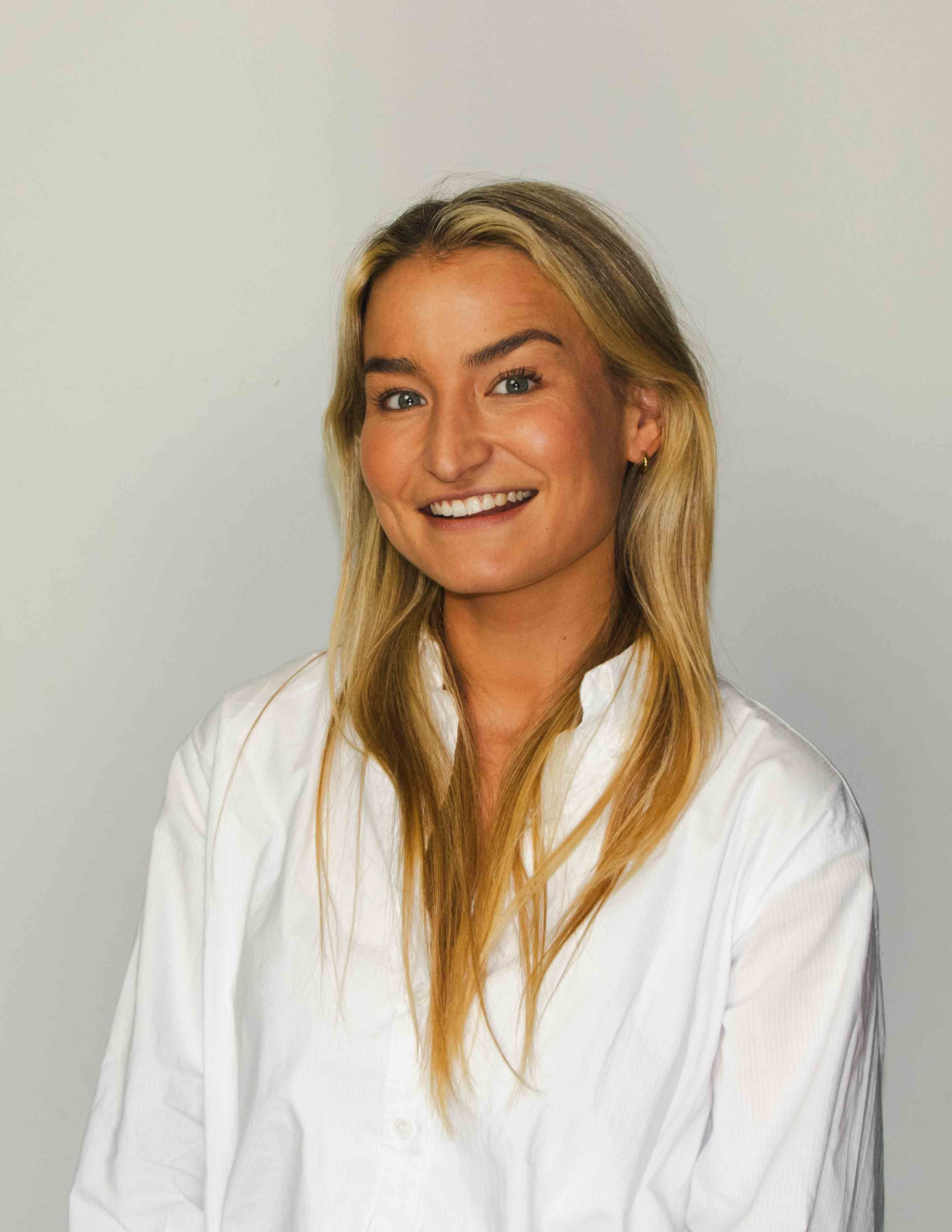 Portretfoto van Luna Volkers, marketing en Sales