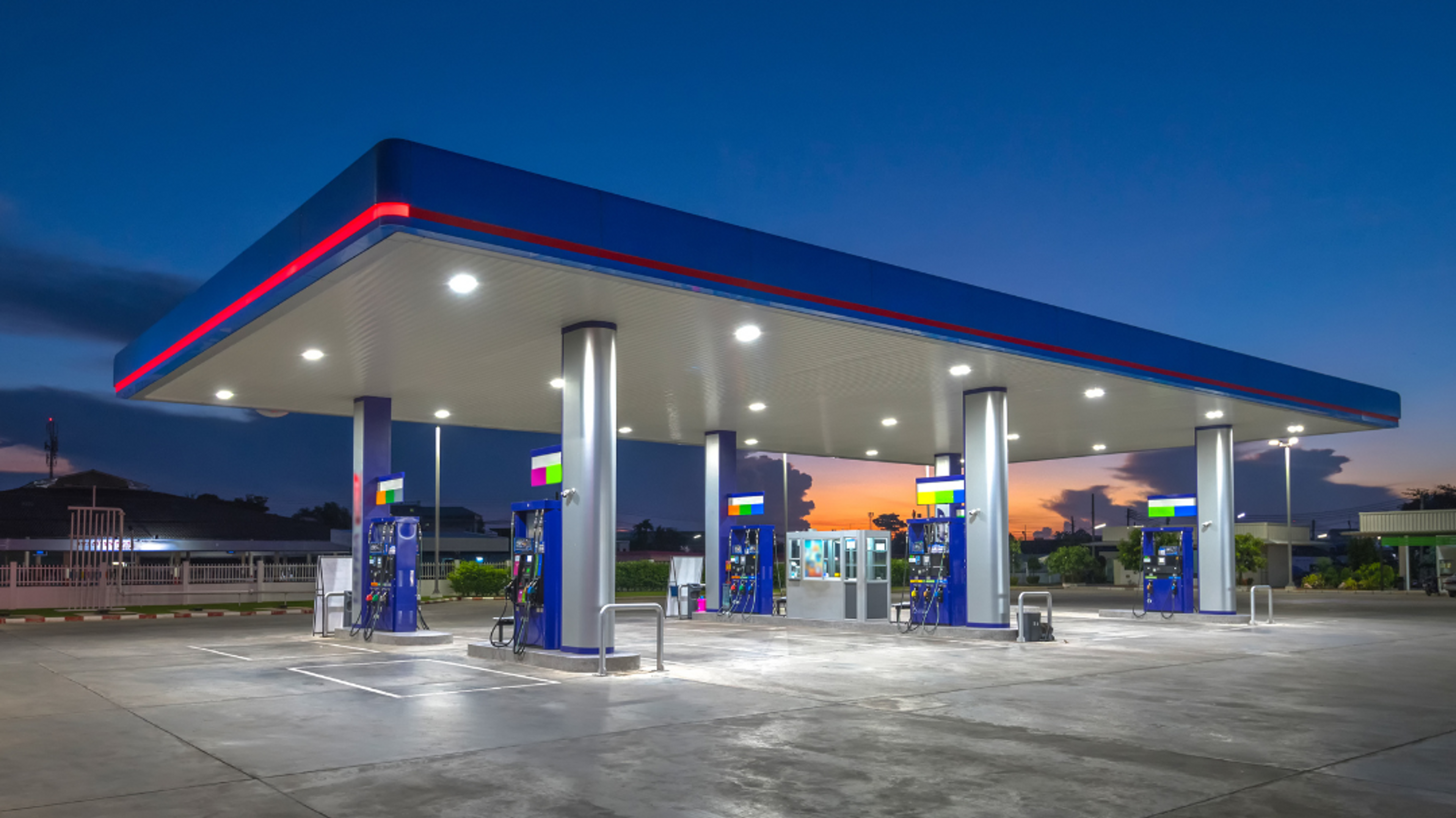 suministro luz gasolinera