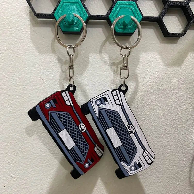 Gantungan Kunci Mobil Toyota Raize – Bisa Ganti Plat Nomor & Warna | Souvenir Komunitas Mobil / Hadiah Unik