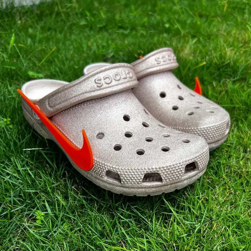 Crocs Charm Jibbitz Swoosh Side Logo