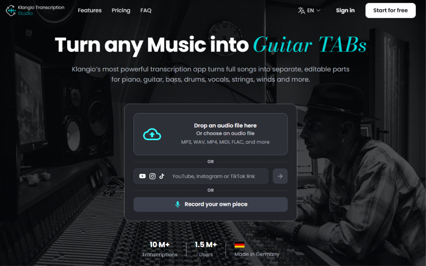 Interfaccia di Klangio Transcription Studio con opzioni per caricare file, inserire link YouTube e registrare audio per creare Tabs per chitarra