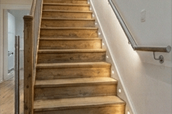 Sécurité et design : comment moderniser un vieil escalier en bois sans tout changer ?