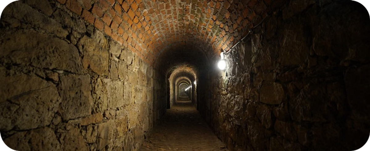 Kostiantyn Klymovets — Stone tunnel