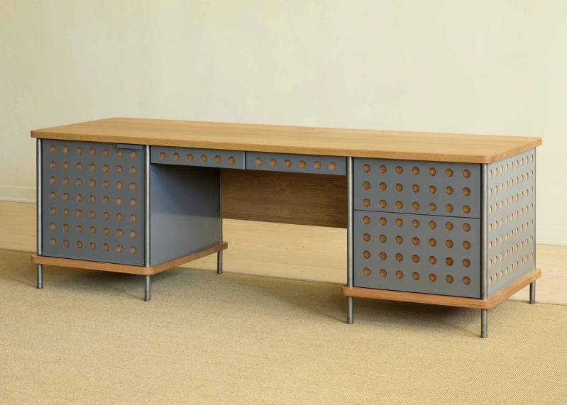 STRATA EXECUTIVE DESK