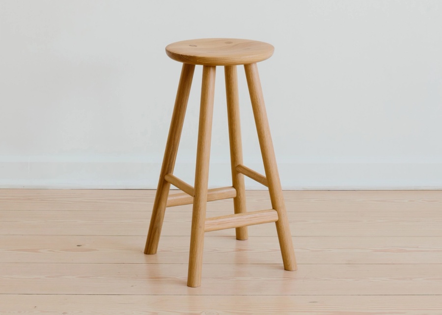 Range Stool Backless in Walnut