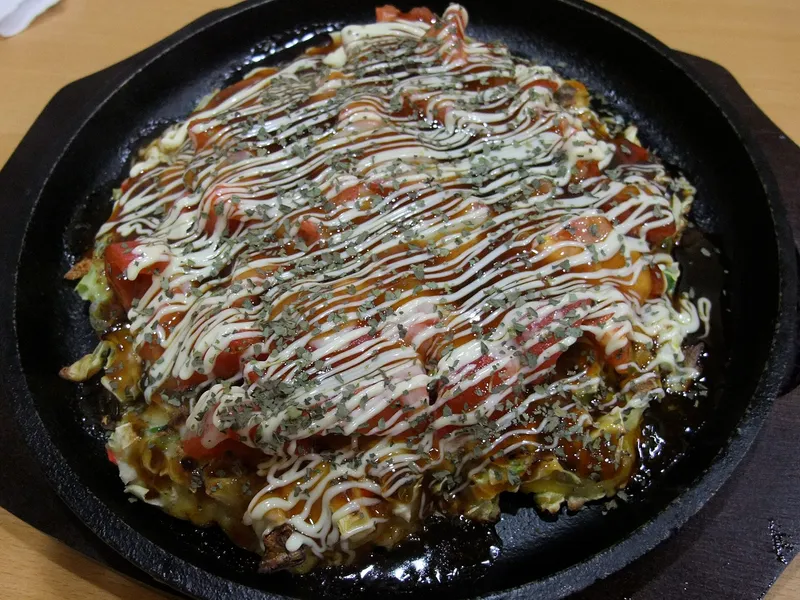 Okonomiyaki, Osaka e Hiroshima