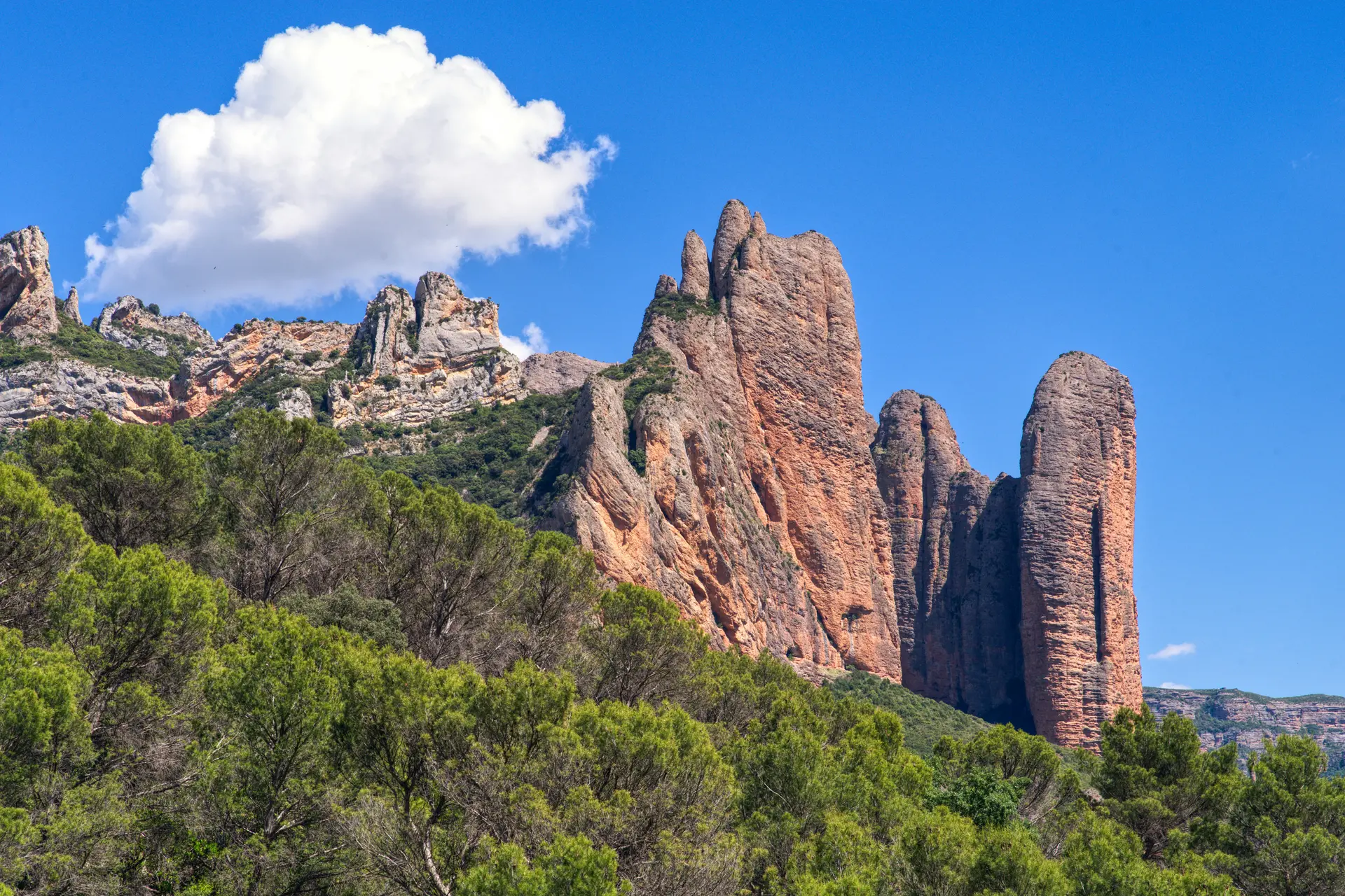 Albarracín y su sierra ocre: dos días entre fósiles, pinturas y rodeno vivo - imagen principal