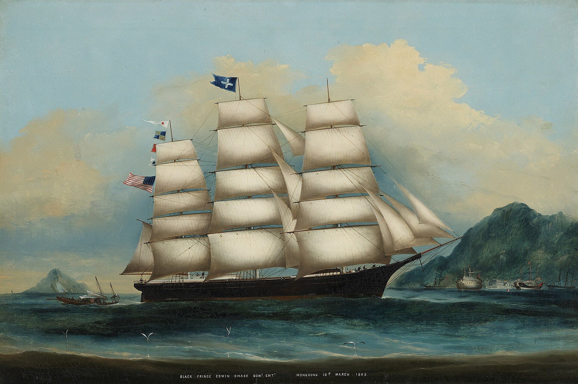 Pintura de un gran velero clipper negro con velas blancas navegando en el mar, con montañas al fondo.