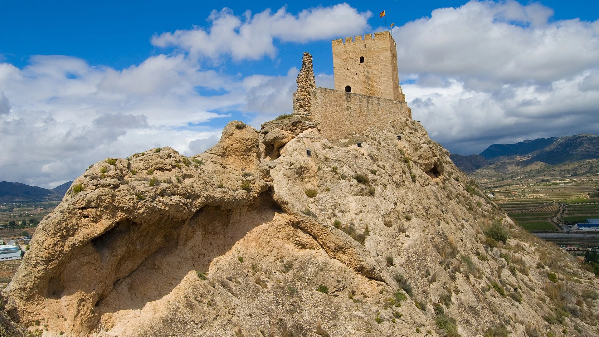 Pinoso, Yecla y Sax: vino y curvas