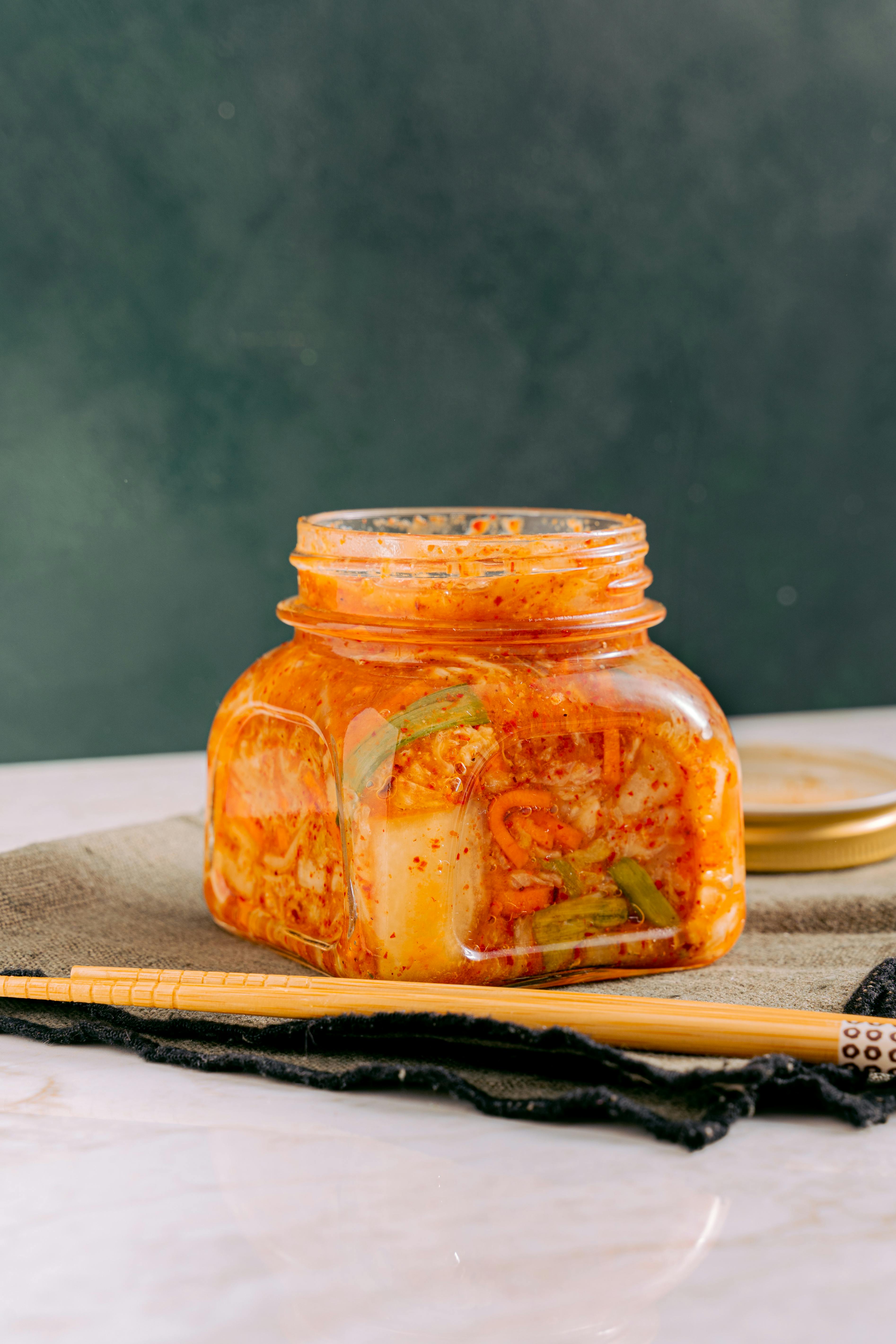 Kimchi coreano en tarro de cristal