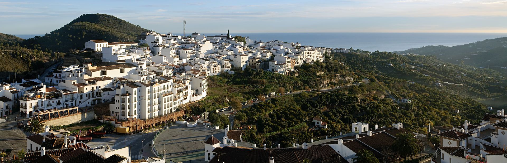 Axarquía: Comares, Frigiliana y la ruta mudéjar de Málaga