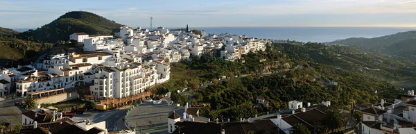 Axarquía: Comares, Frigiliana y la ruta mudéjar de Málaga