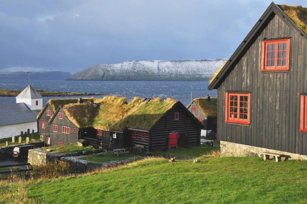 Faroe_Islands_Streymoy_Kirkjubur_1