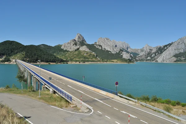 Picos de Europa: Riaño y Pandetrave