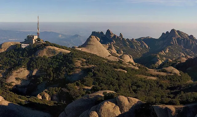 Montserrat : monastère et routes