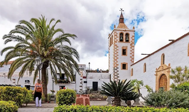Église Santa María et place de Betancuria, Fuerteventura