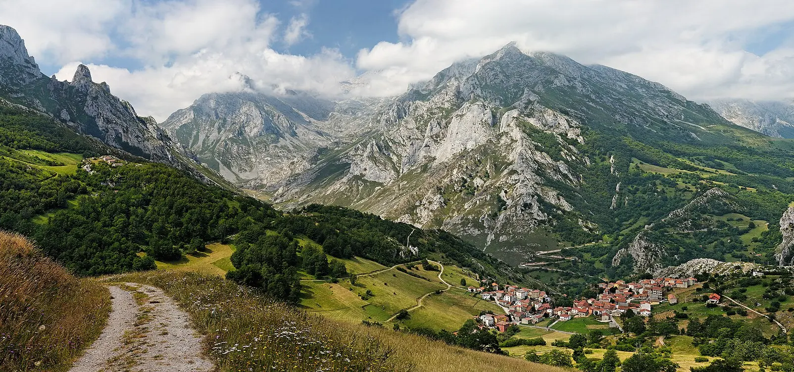 Picos: Bulnes y Sotres