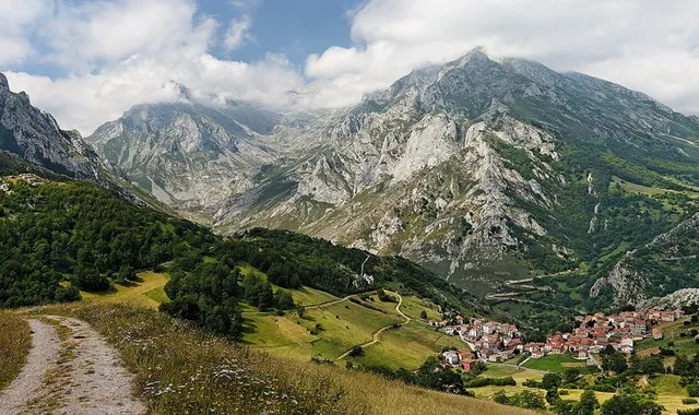 Sommets : Bulnes et Sotres