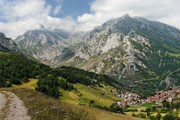 Picos: Bulnes y Sotres