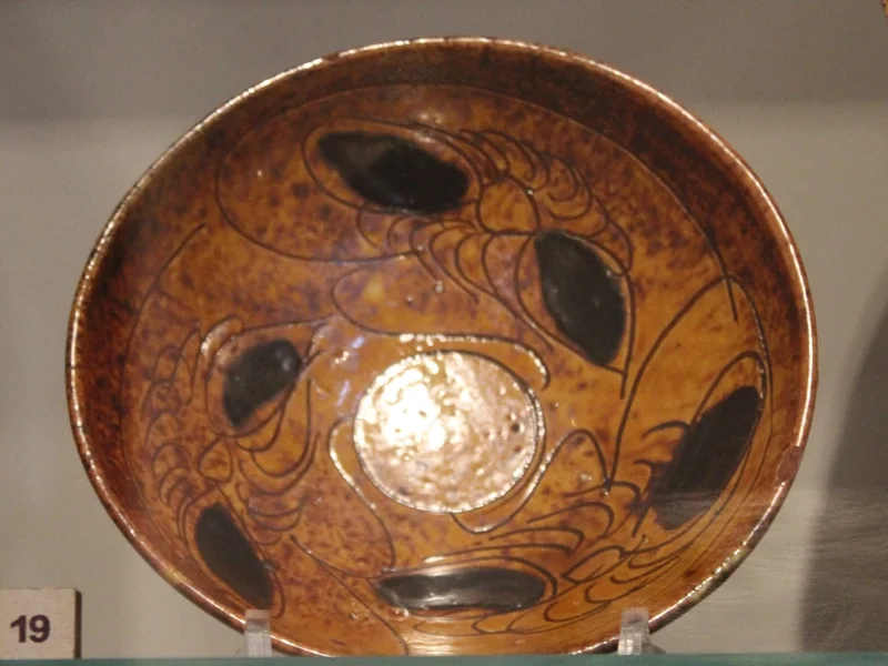 Bowl, 1922-23, by Hamada Shoji, V&A London.jpg