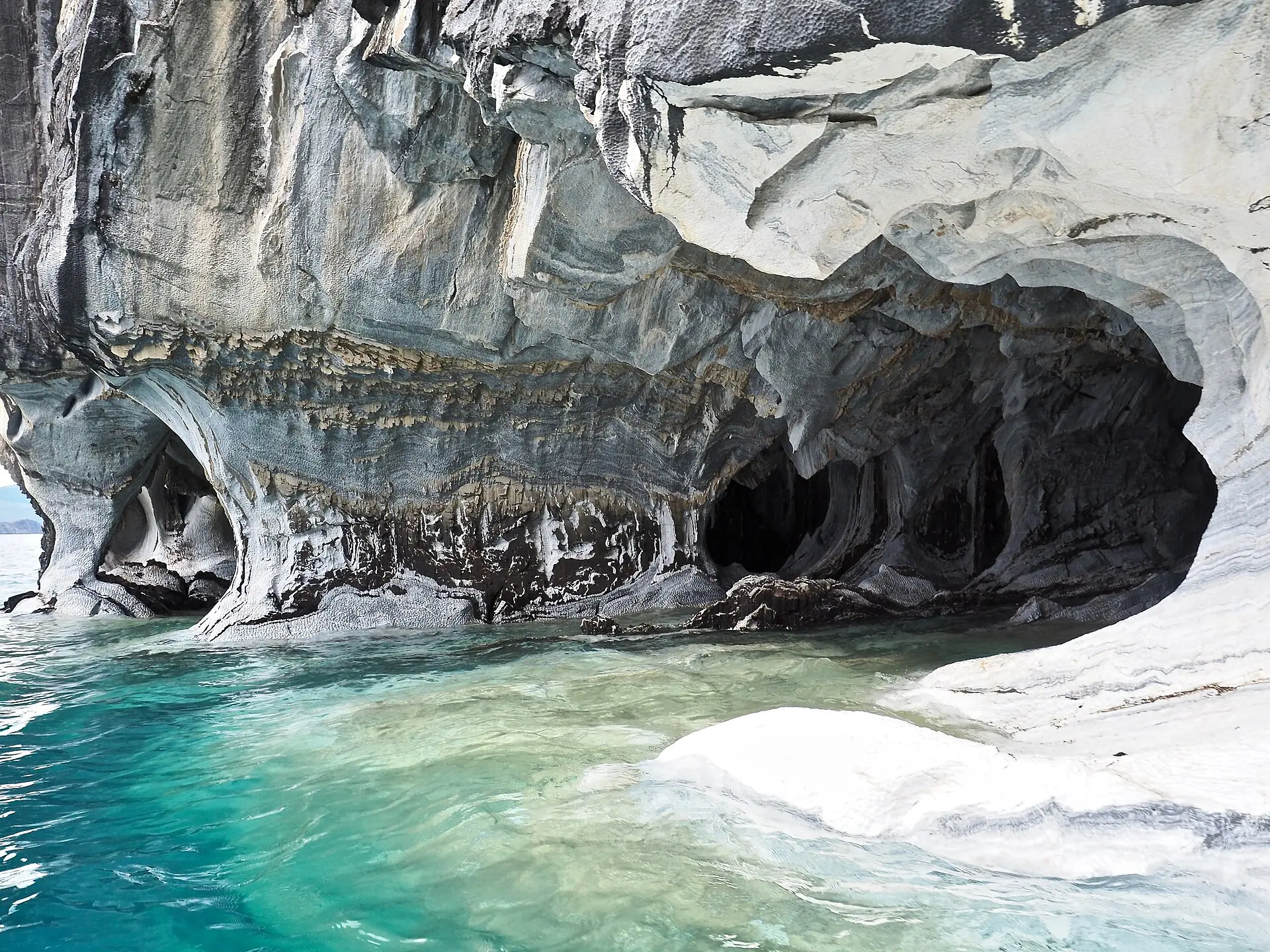 Capillas de Mármol: la catedral que el agua esculpió en la Patagonia
