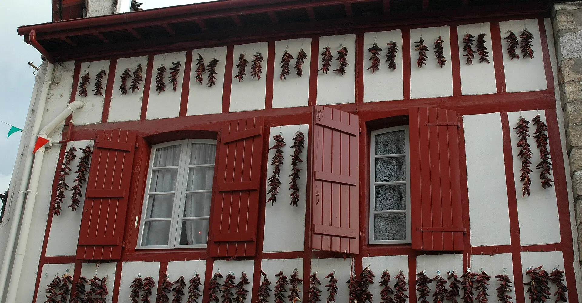 pays-basque-francais-espelette-sare