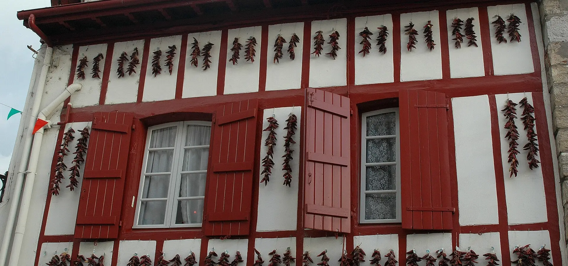 pays-basque-francais-espelette-sare