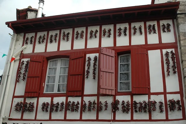 pays-basque-francais-espelette-sare