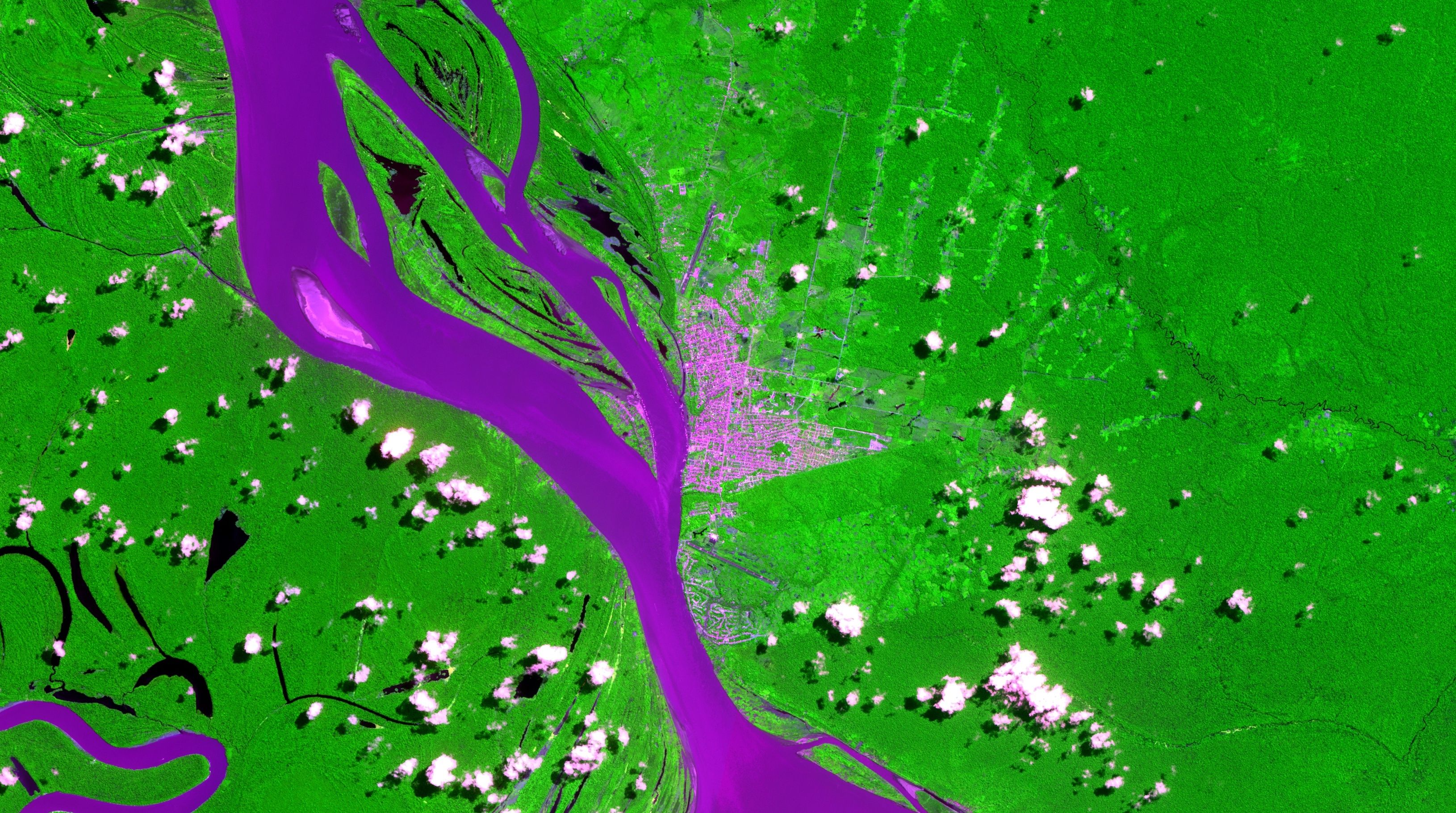 Conurbación entre la ciudad colombiana de Leticia y Tabatinga (AM), en Brasil / Oton Barros